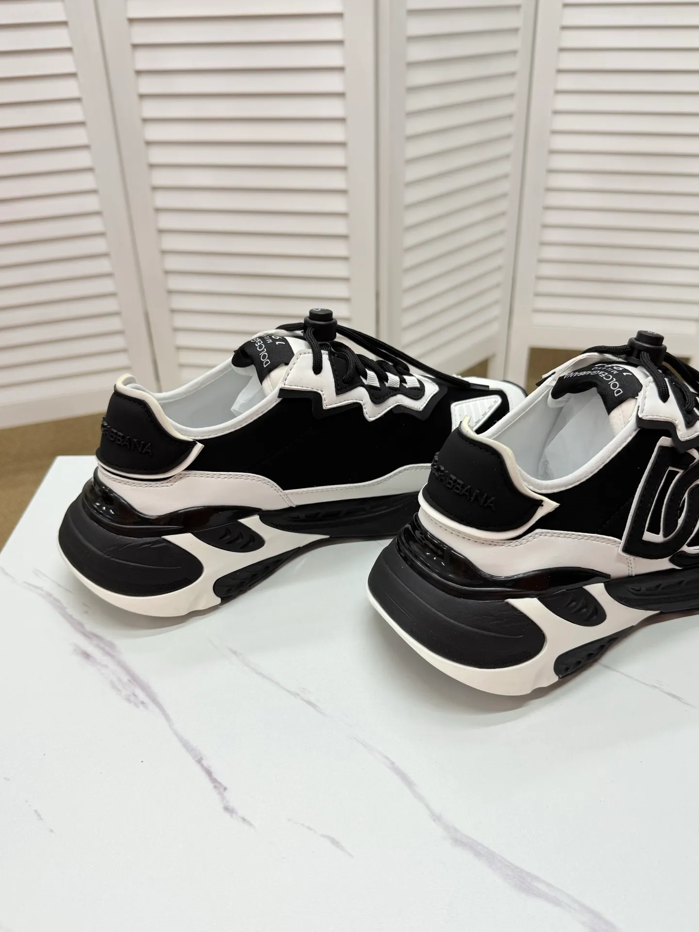 Men's clothing and shoes 260. The latest sports and casual shoes for couples (DG) are fashionable and versatile, and can add luster to various looks. Create an exquisite design with unique dynamic vitality and modern atmosphere, showing modern elegance. Size: 35-46 (custom-made sizes 45 and 46 are non-refundable) Se